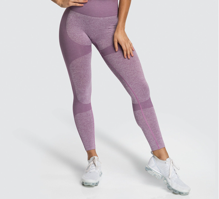 Ensemble gym sans coutures rose poudré — legging taille haute et brassière